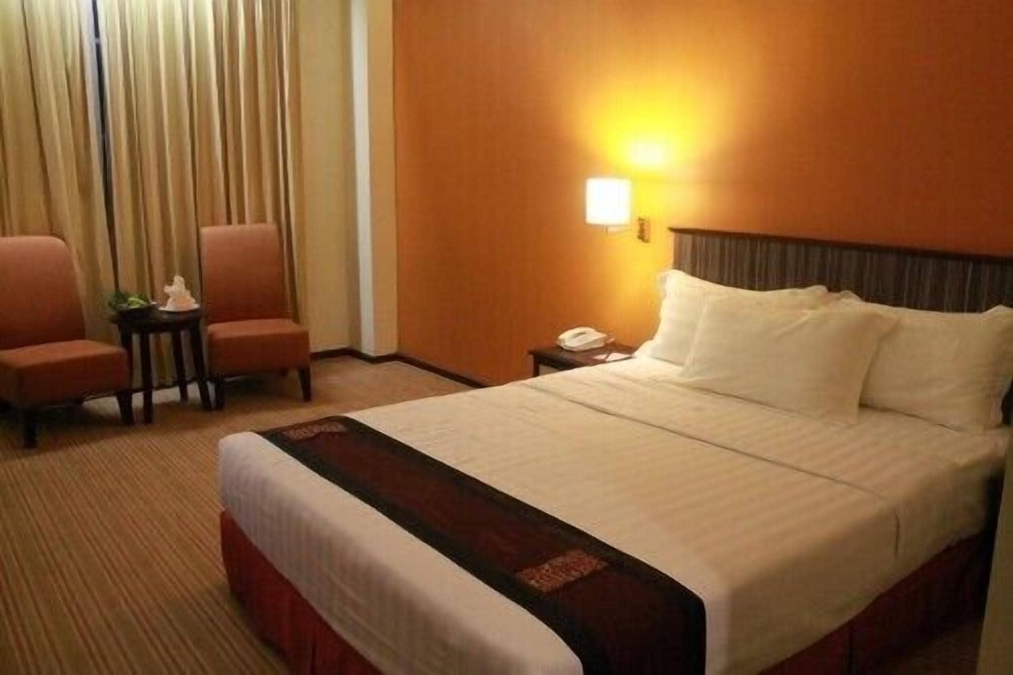 Hotel Seri Malaysia Lawas Exterior foto