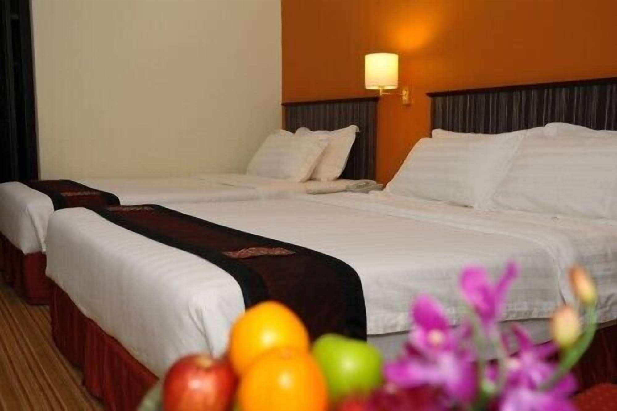 Hotel Seri Malaysia Lawas Exterior foto