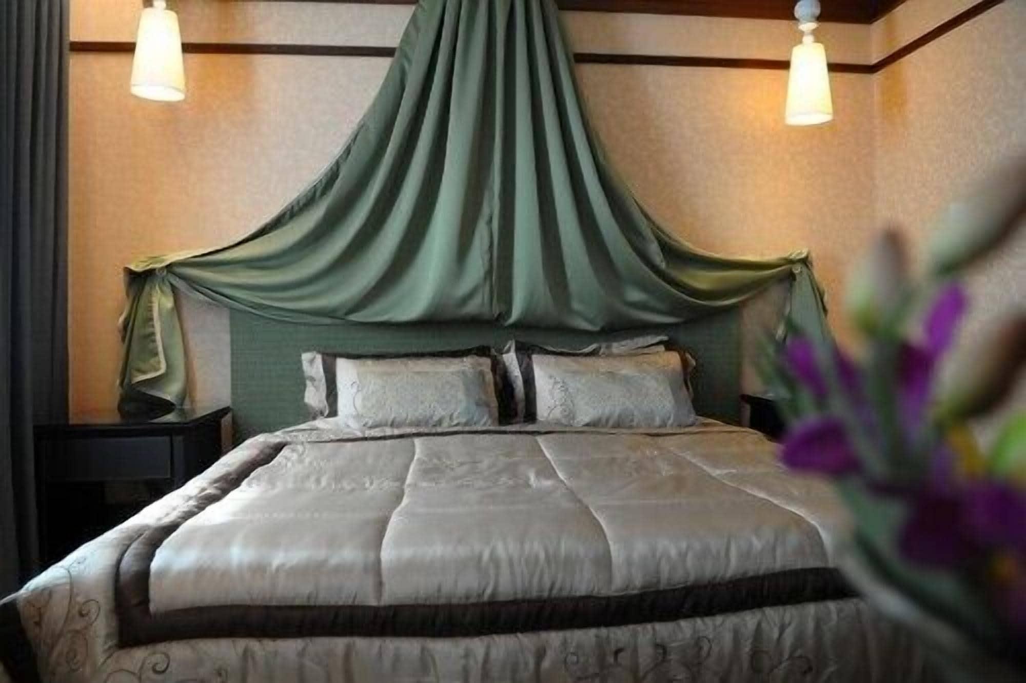Hotel Seri Malaysia Lawas Exterior foto