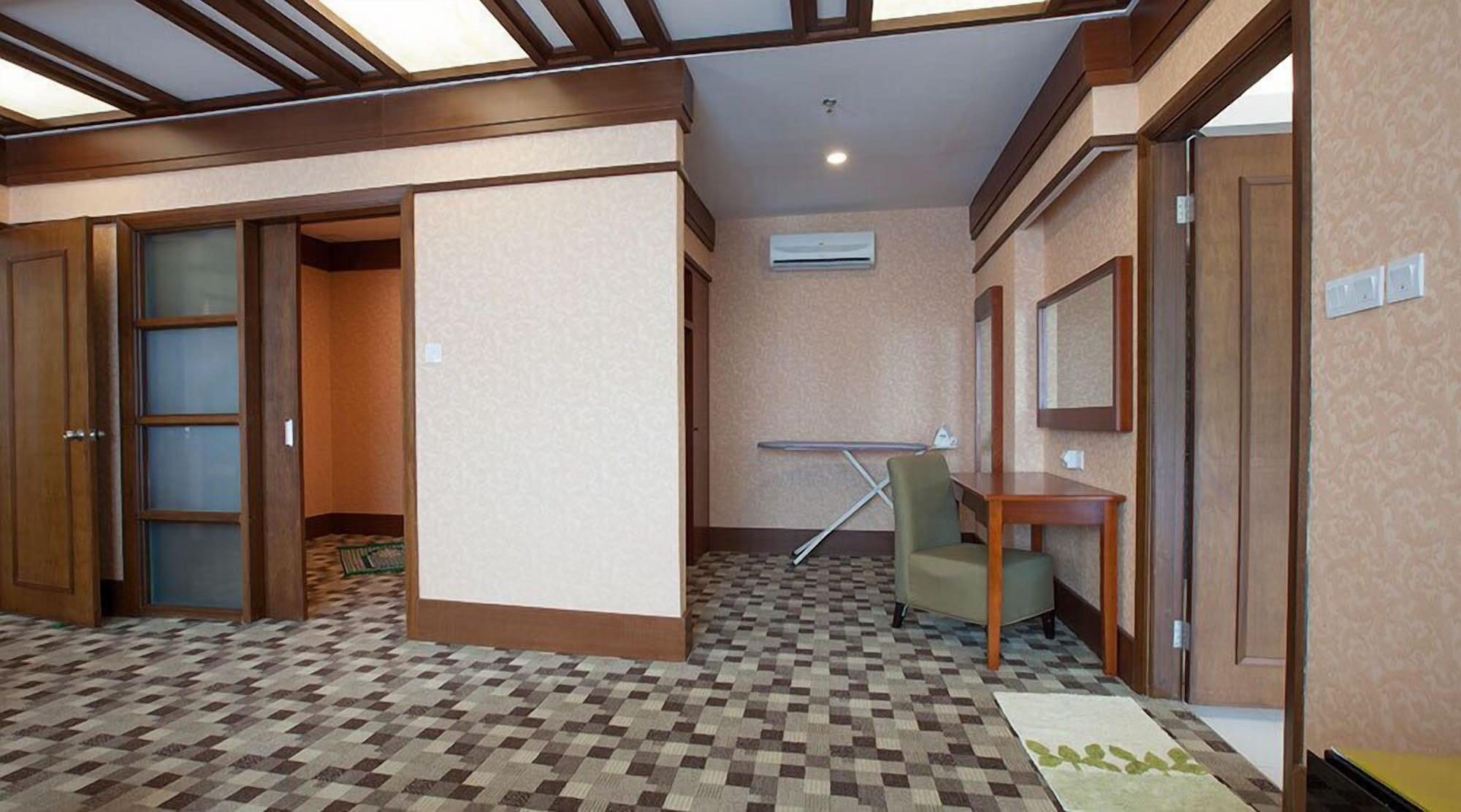 Hotel Seri Malaysia Lawas Exterior foto