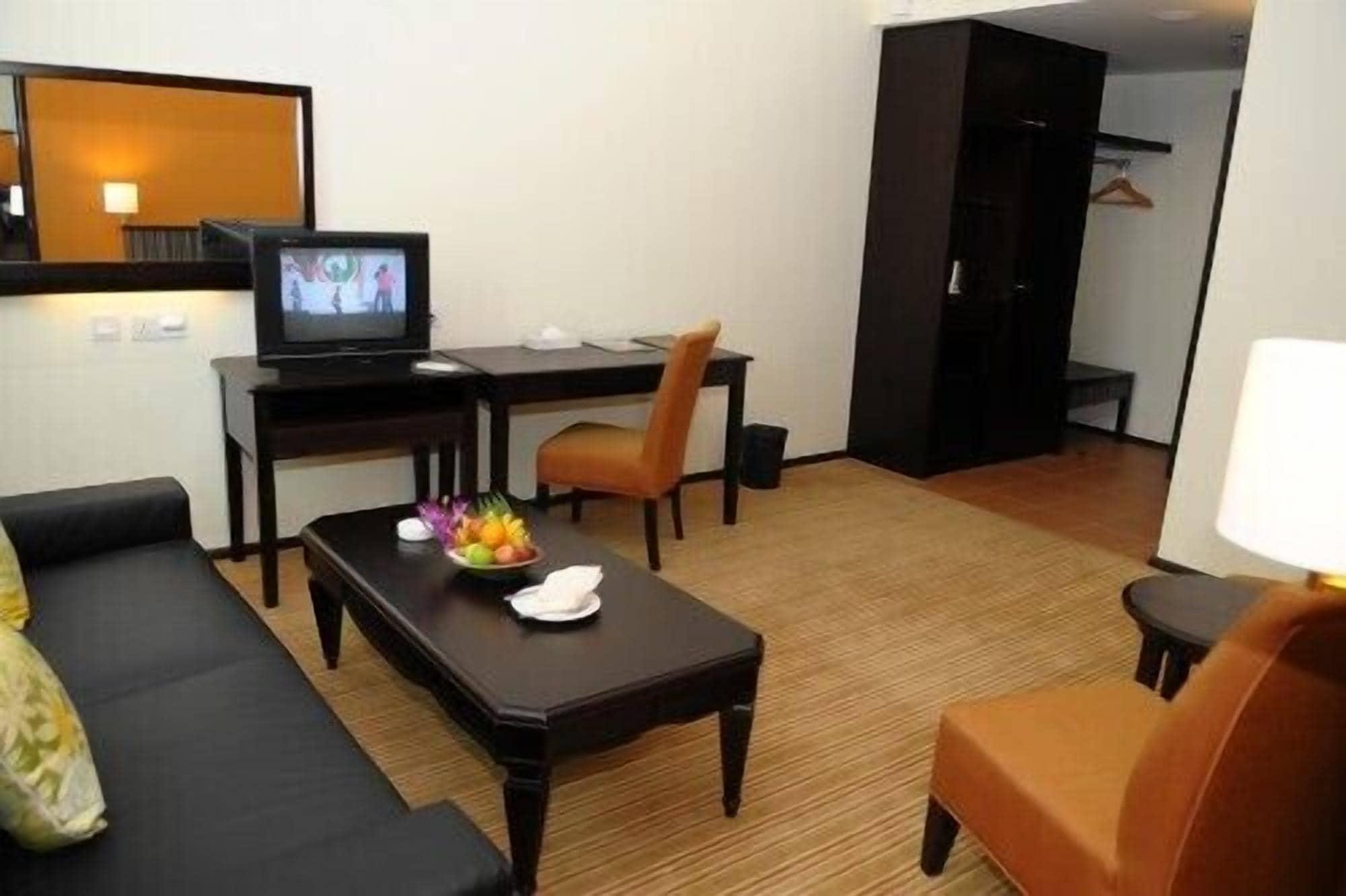 Hotel Seri Malaysia Lawas Exterior foto