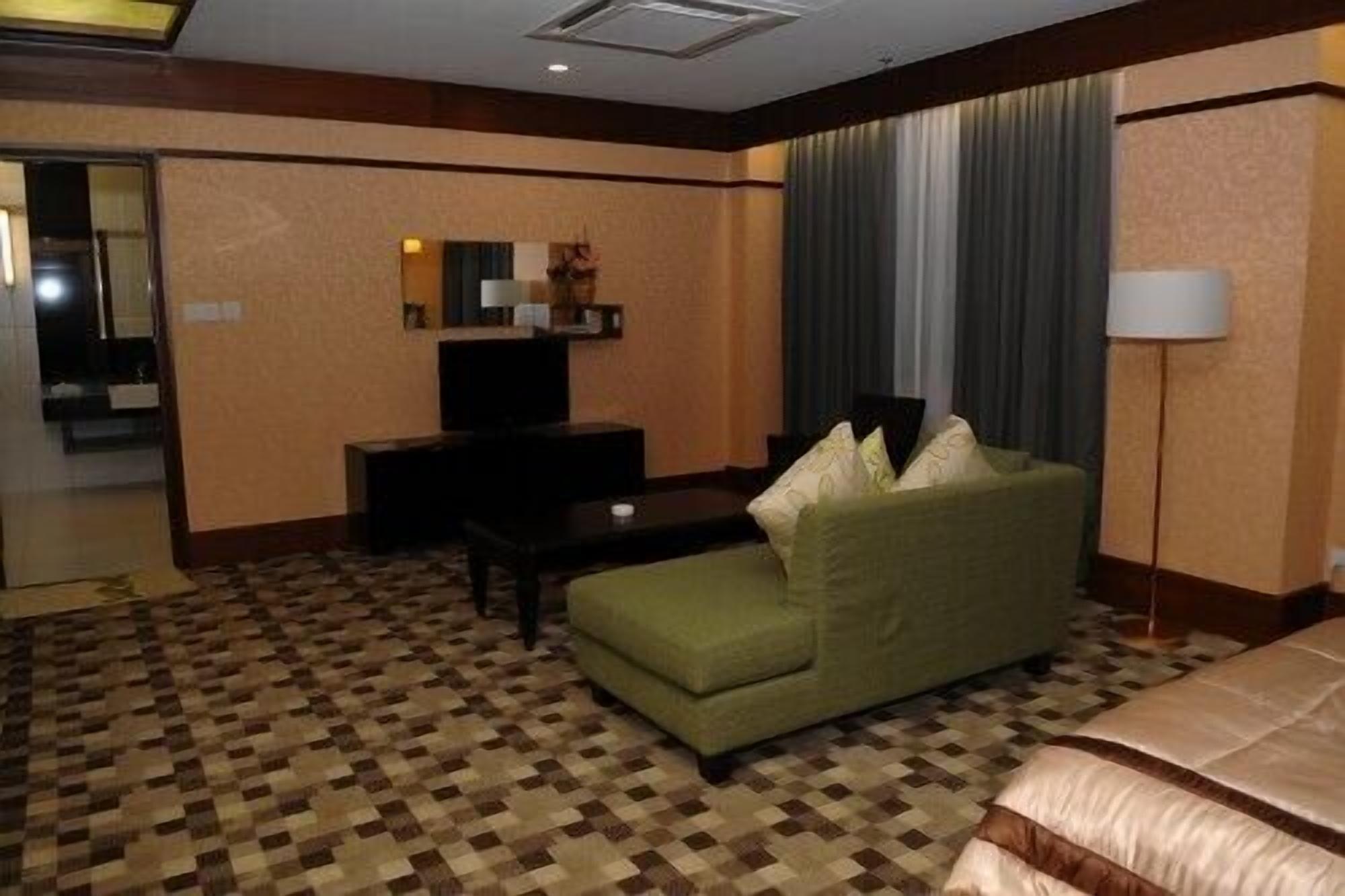 Hotel Seri Malaysia Lawas Exterior foto