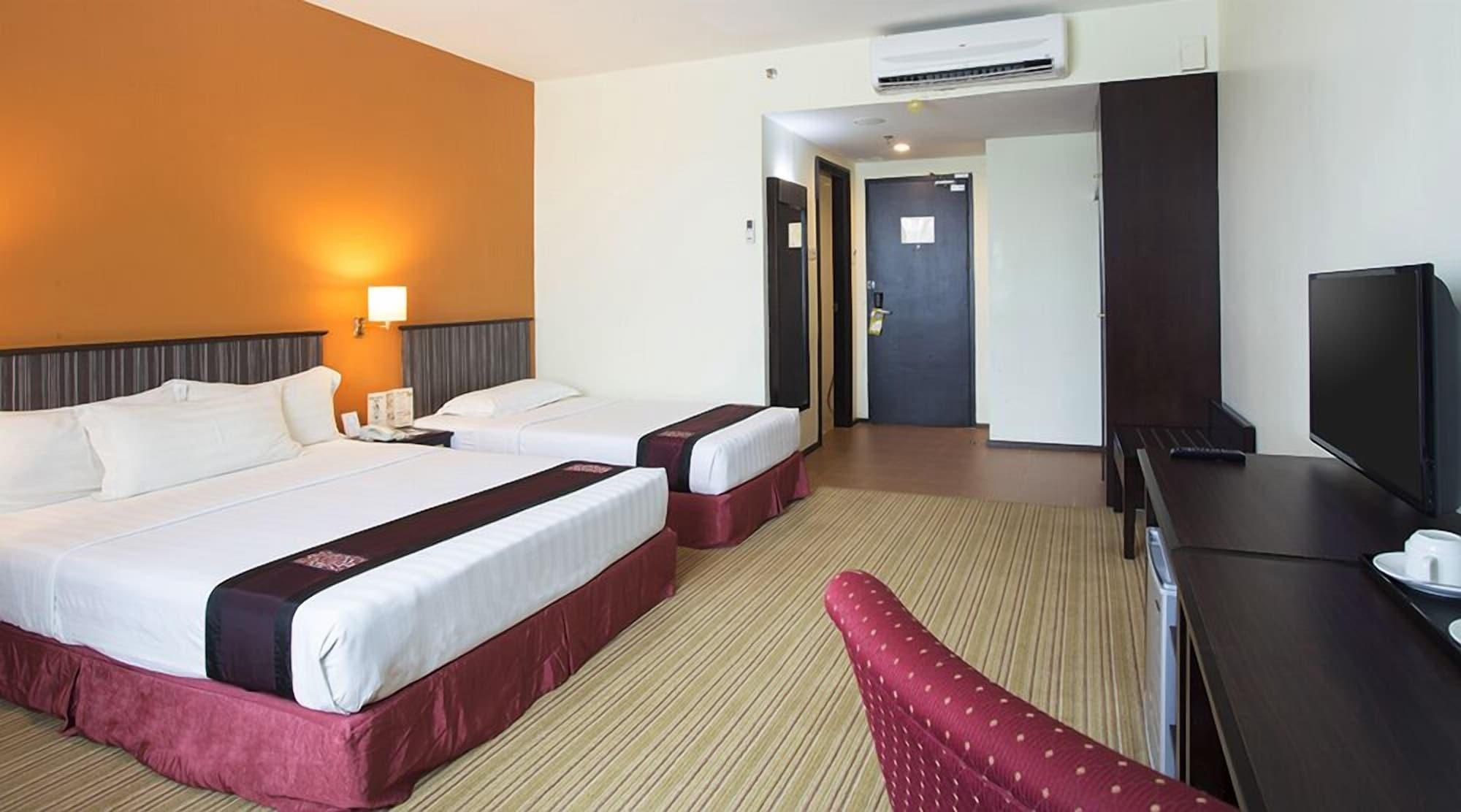Hotel Seri Malaysia Lawas Exterior foto