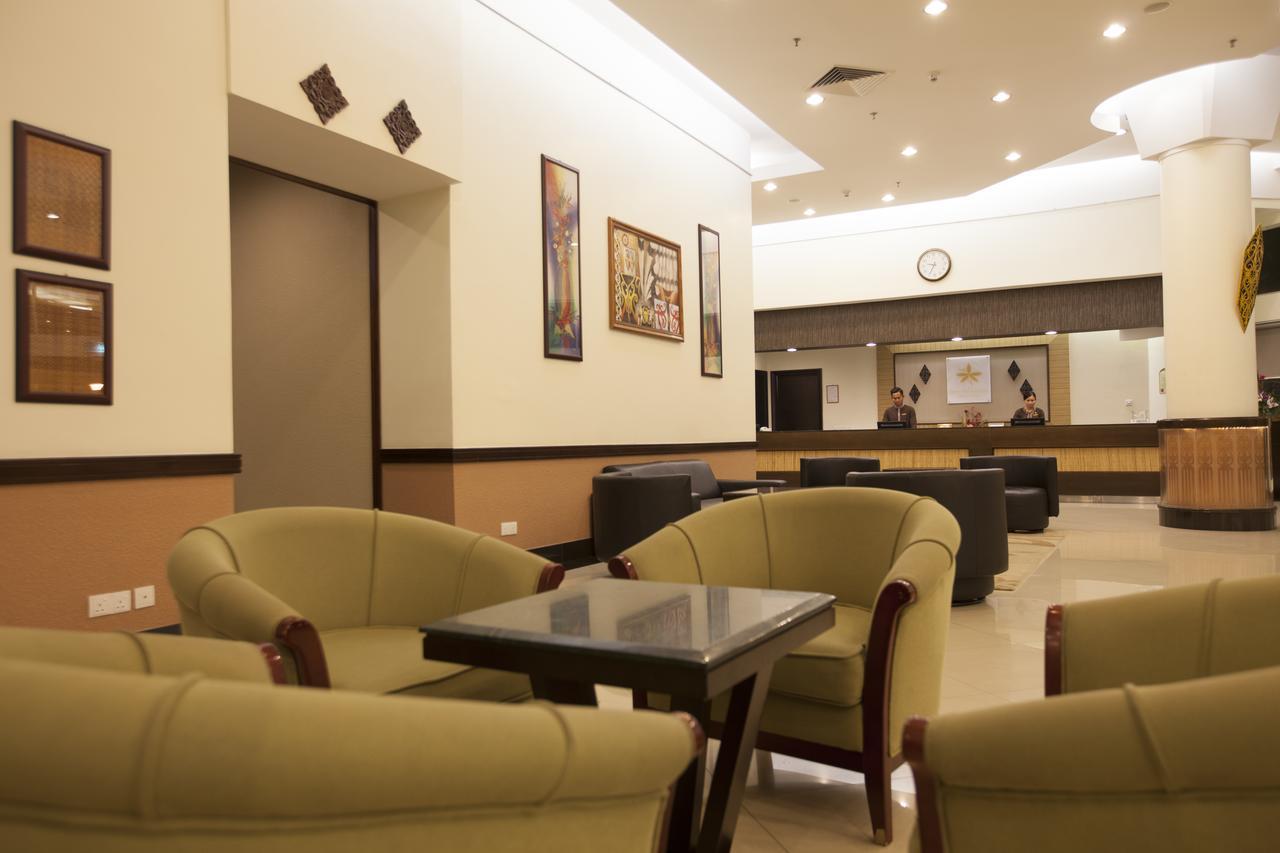 Hotel Seri Malaysia Lawas Exterior foto